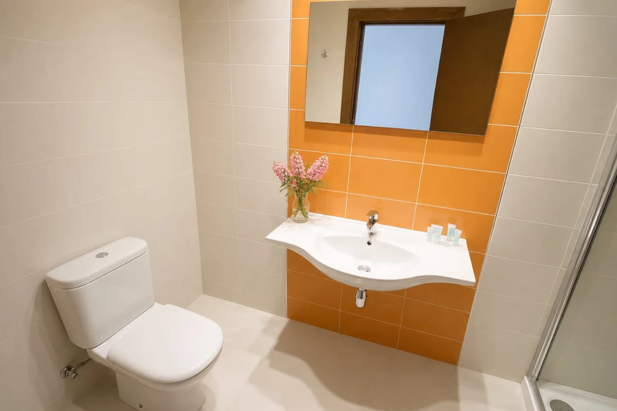 Adapted bathroom in the standard double room